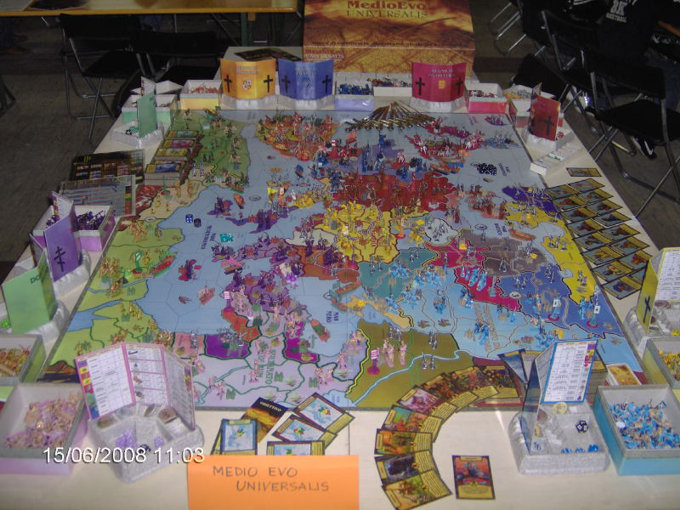 MedioEvo_Universalis_GIOCHISFORZESCHI_2008_03.jpg